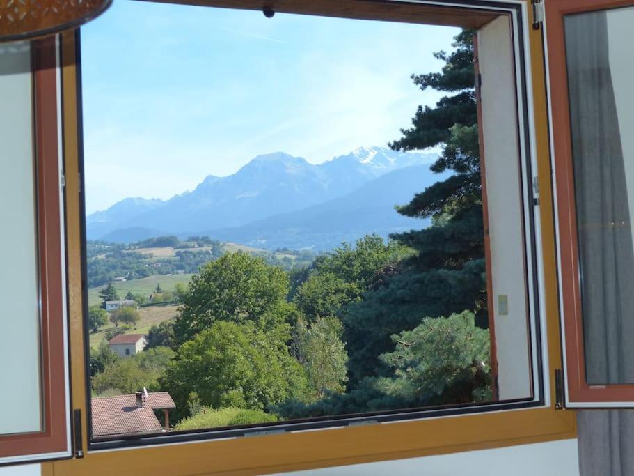 Appartement Dans Maison Brié-et-Angonnes Esterno foto