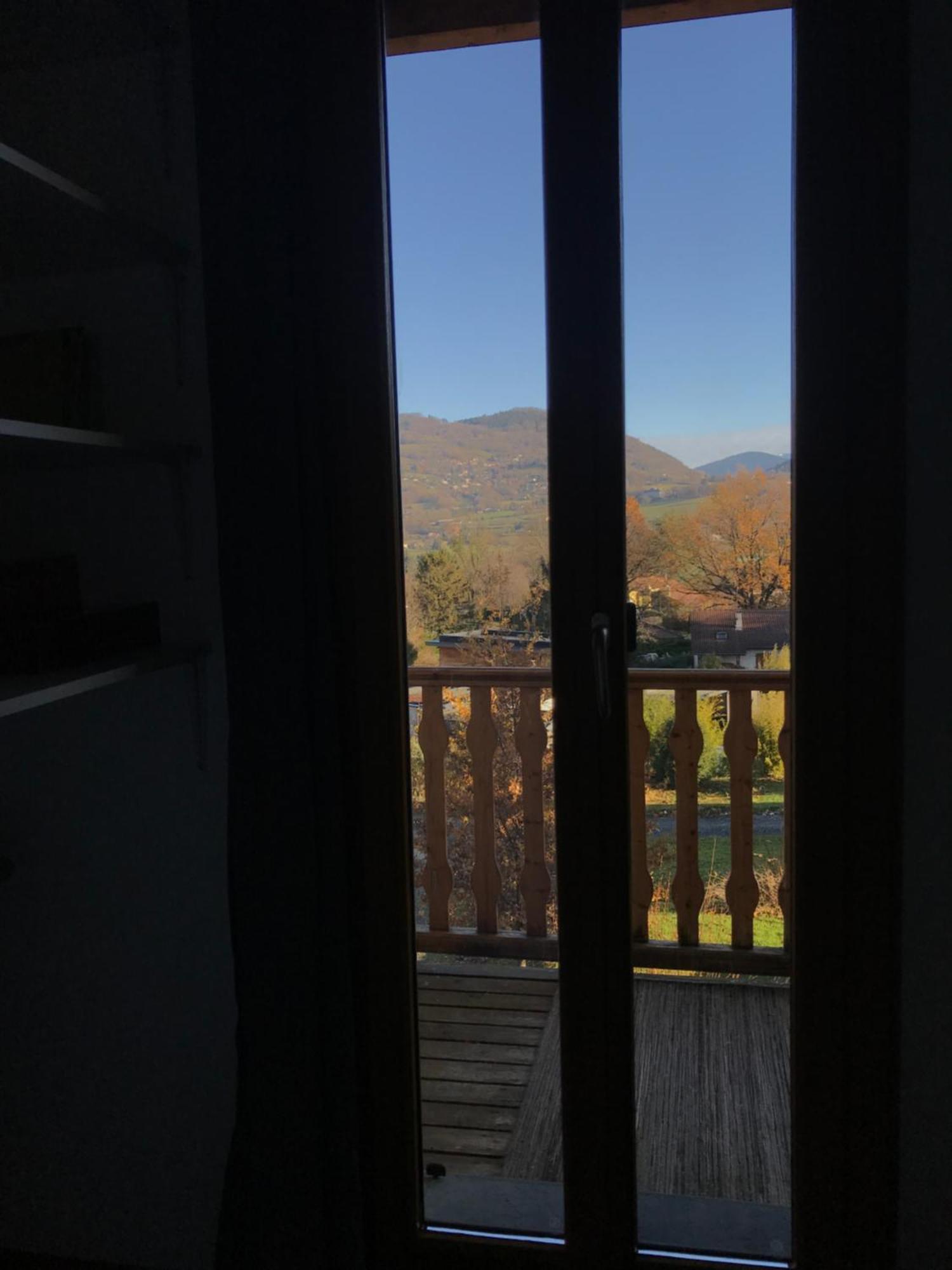 Appartement Dans Maison Brié-et-Angonnes Esterno foto
